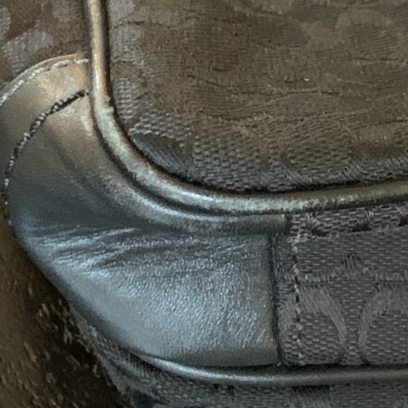 Coach - Picture 4 of 6